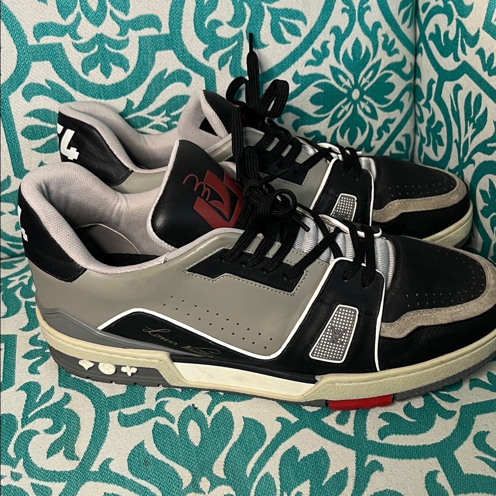 Louis Vuitton Stylish Black and Gray Men's Trainers Sneakers Italy Sz 43 (US 10) - Picture 3 of 8
